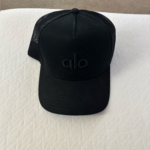 ALO Yoga Accessories - ALO Yoga Black Mesh Cap